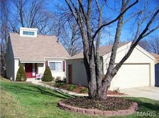 958 Woodside Village Ln, Ballwin, MO 63021