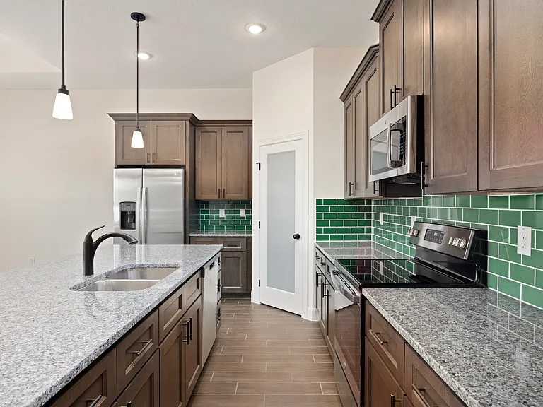406 Park Cir — Photo 8