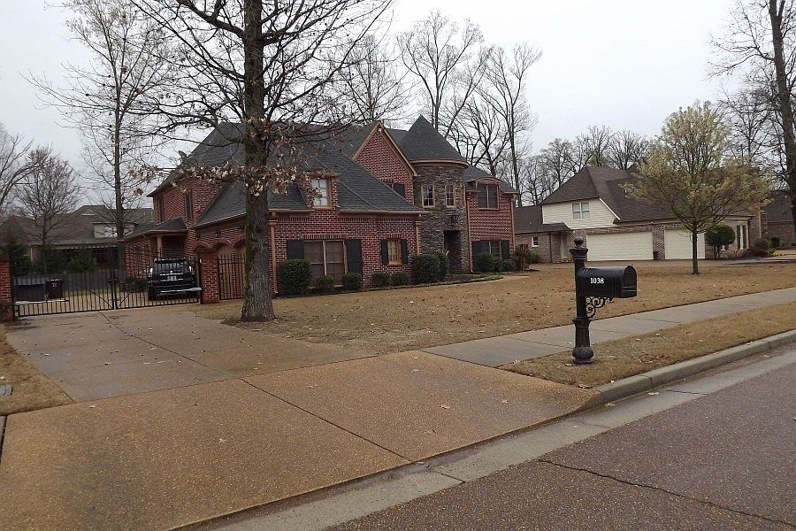 2nd image of 1038 Smoky Oaks Ln