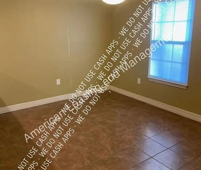 800 Treadwell Ave — Photo 7
