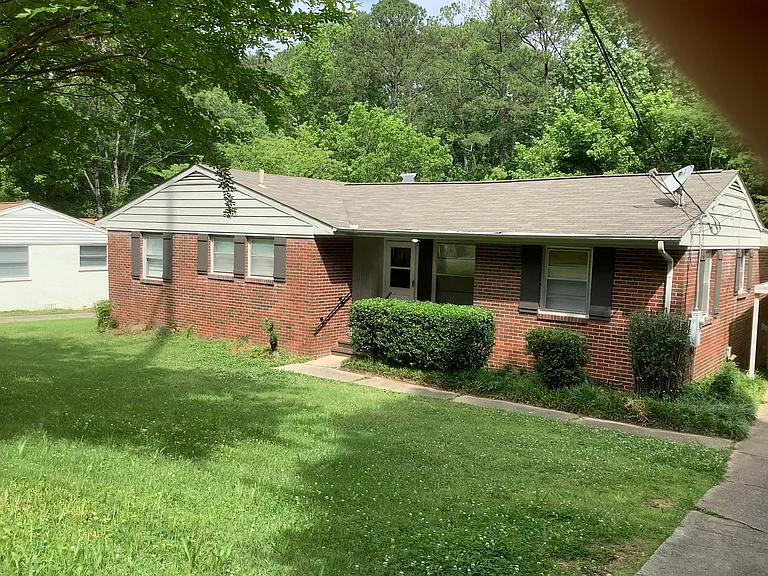 1532 Cresthill Rd — Photo 9