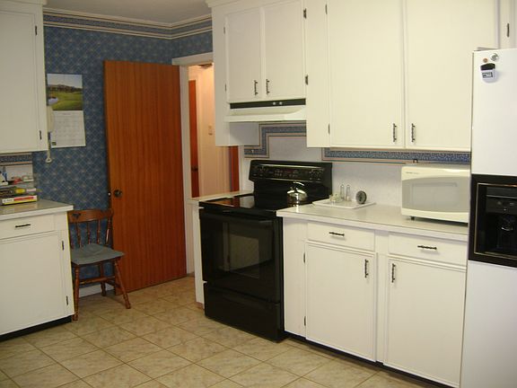 5th image of 2615 2nd Ave