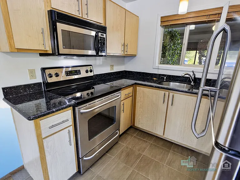 908 SW Gaines St #31 — Photo 15