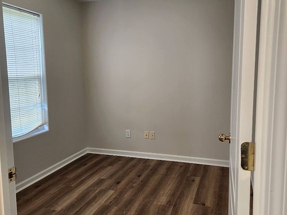 4th image of 104 Baybrook Cir