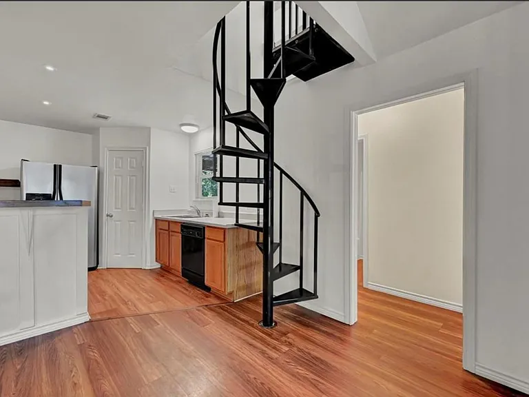 1029 Shoreline Dr — Photo 11