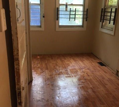 5th image of 3178 W 105th St