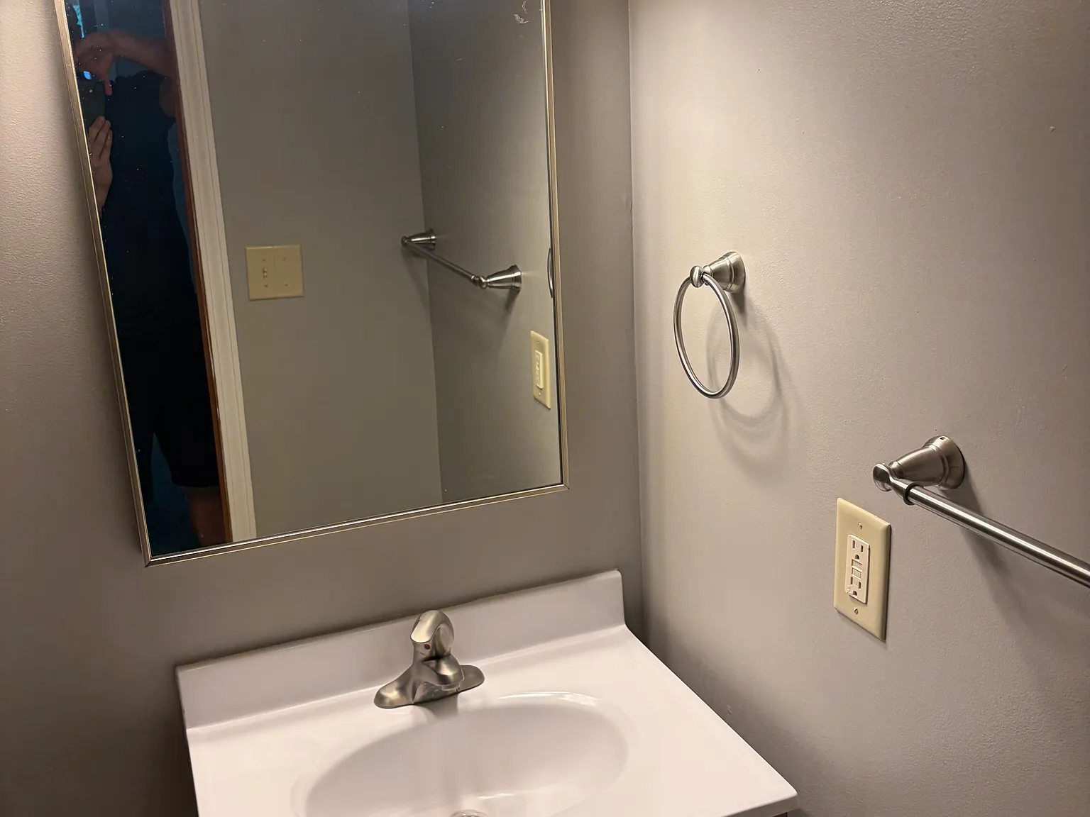 3 bed, 1600 sqft, $1,800 — Photo 2