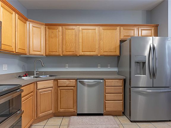 5th image of 3028 Elmbrook Way