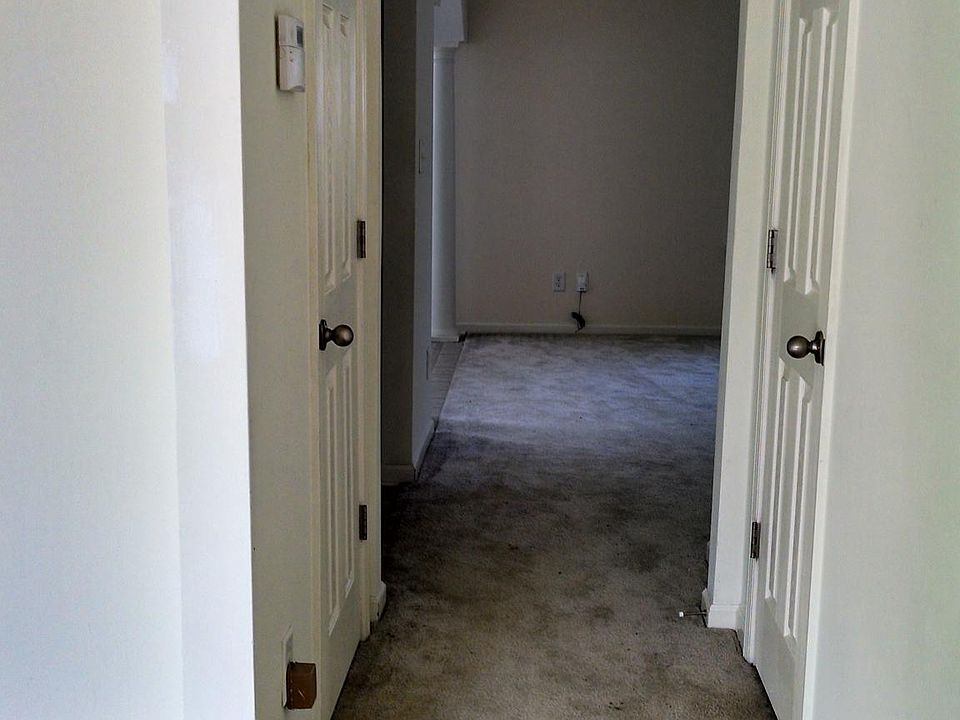 Living room and enterance.