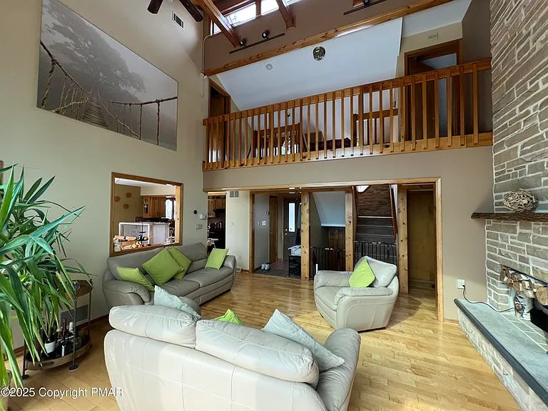 520 Maxine Dr — Photo 7