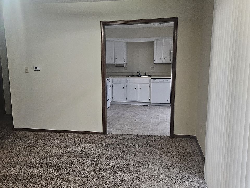 Dining room into kitchen
