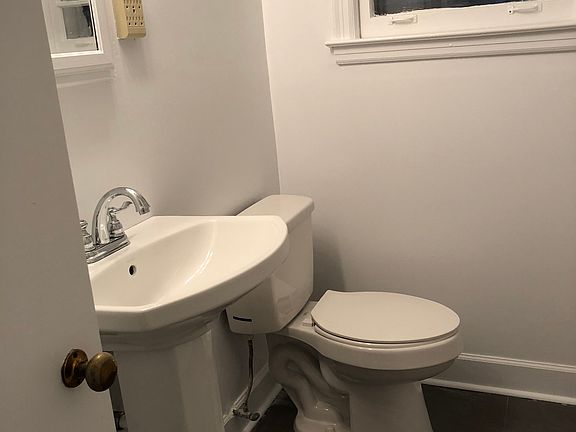 4th image of 4950 Verosa Ave