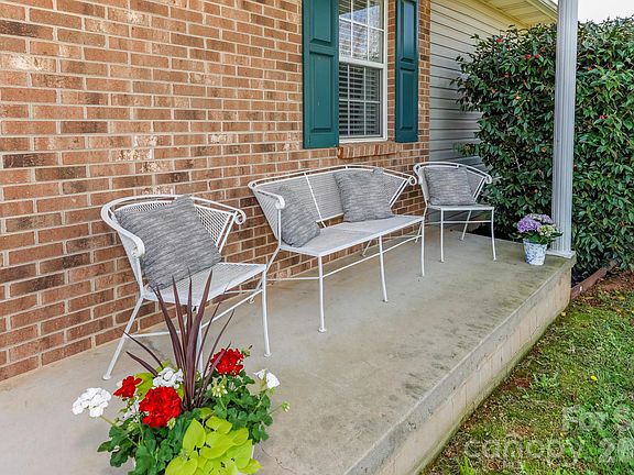 4th image of 229 Drumstand Rd