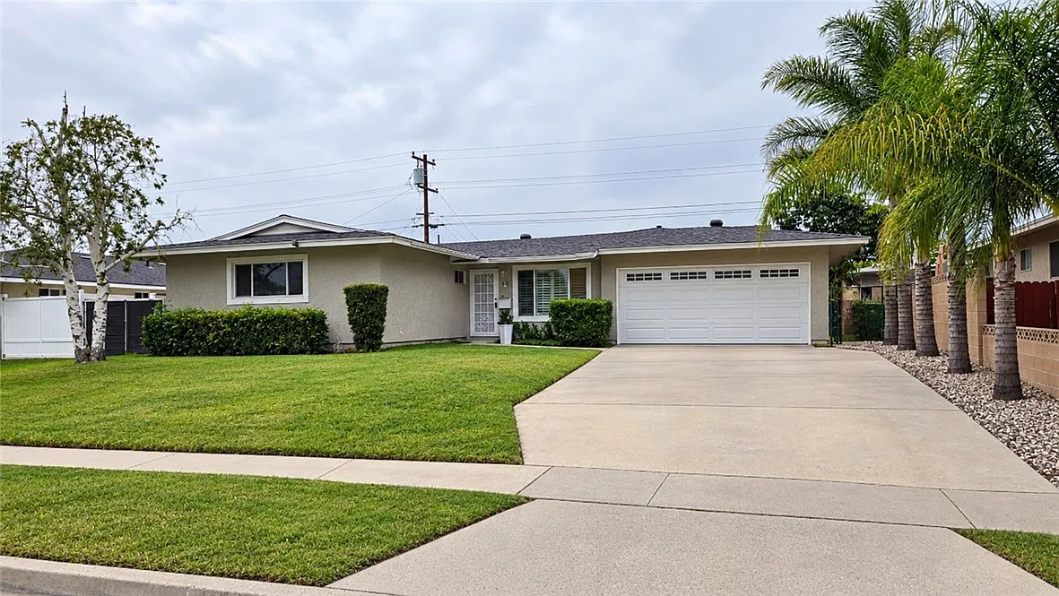 4 bed, 2.5 bath, 1764 sqft, $3,400 — Photo 1