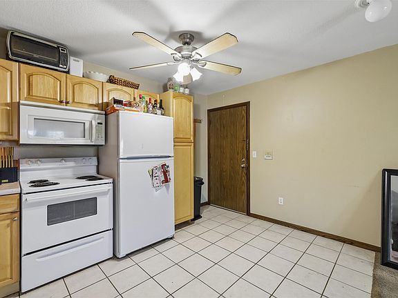 5th image of 1831 Fuller Rd APT 1