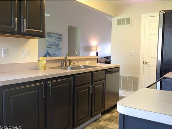 2nd image of 3800 Rosemont Blvd APT 112C