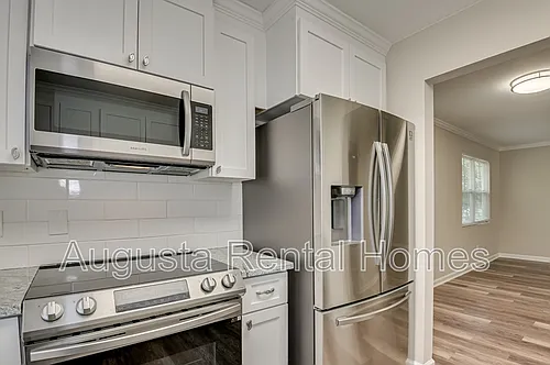 1402 Johns Rd #B Photo 1