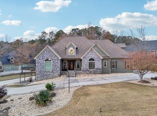 22 Spring Lake Trl, White, GA 30184