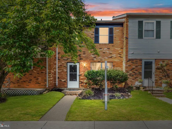 8643 Burnside Ct, Manassas Park, VA 20111