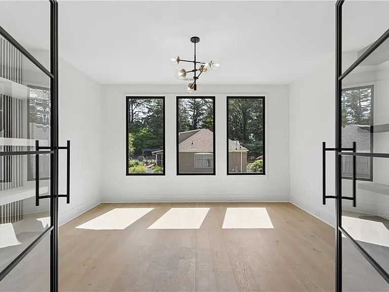 1000 Clementstone Northeast Dr — Photo 41
