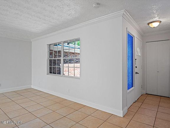 5th image of 7898 Knoll Dr N