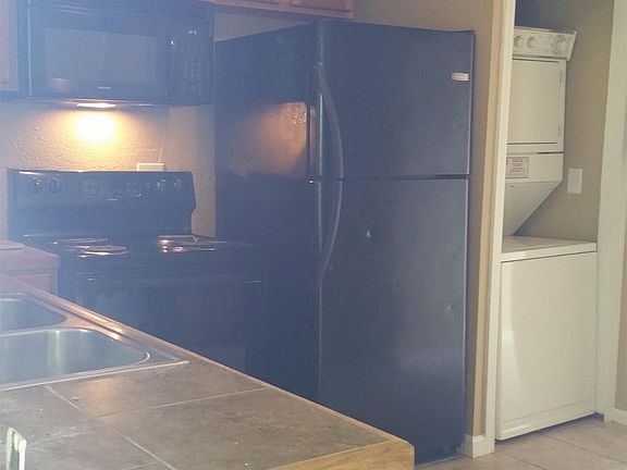 5th image of 1431 N 55th Dr APT A