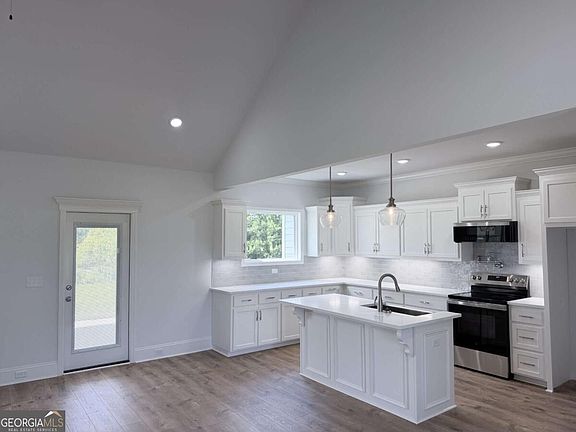 4th image of 402 Bailey Cir