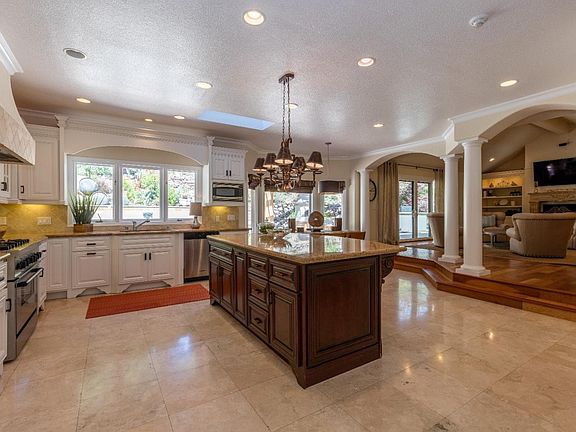 5th image of 21503 Saratoga Heights Dr