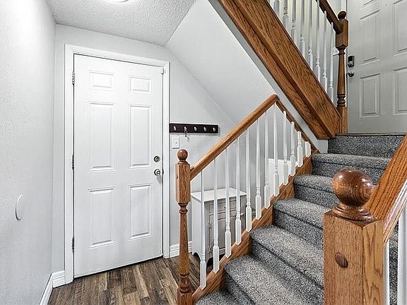 2nd image of 1538 W Owen Cir