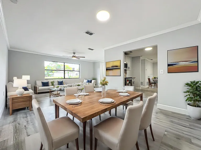3230 Caulfield St — Photo 3