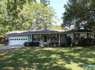 417 Meadow View Dr SE, Huntsville, AL 35802