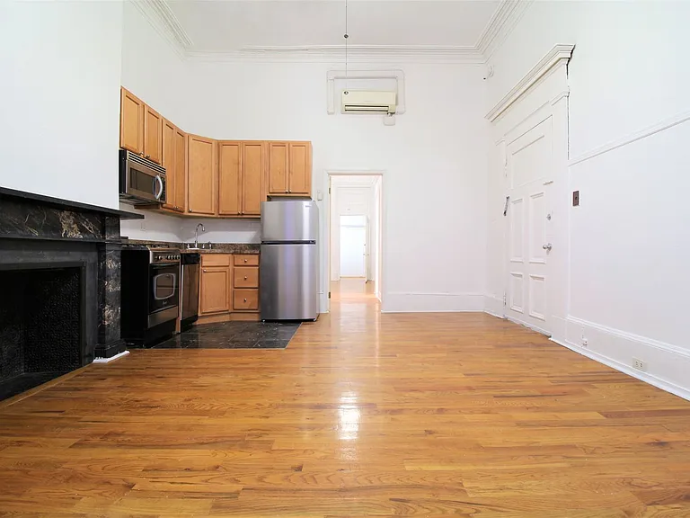 1429 Spruce St — Photo 1