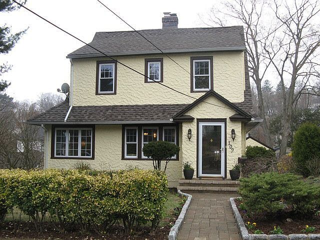 1st image of 109 Carpenter Ave