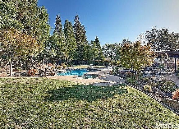 3rd image of 2017 Wildridge Dr