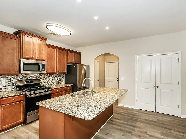 117 Worthing Ln — Photo 10