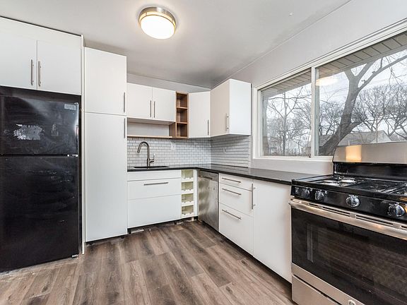 4th image of 10110 Corning St