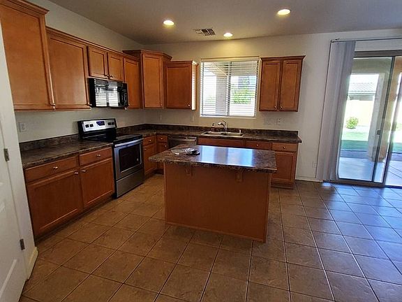 3rd image of 8998 W Plum Rd