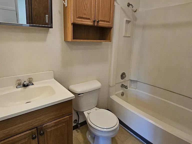 910 8th St S #6 — Photo 7