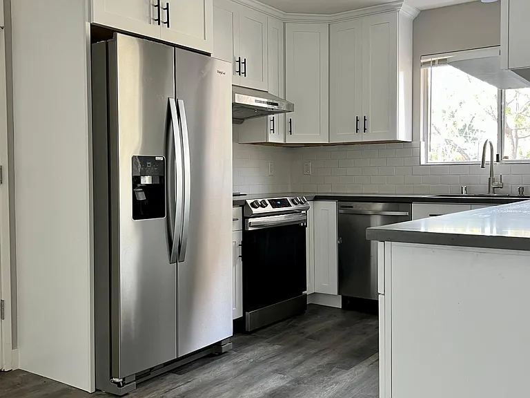 698 Danforth Dr — Photo 8