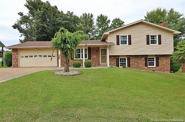 1st image of 1816 Greenbrier Dr