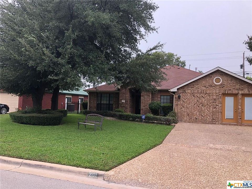 1st image of 2102 Heights Dr