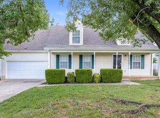 495 Forest Ridge Dr, La Vergne, TN 37086