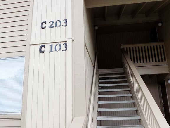 2nd image of 151 S Oak Harbor St #C203