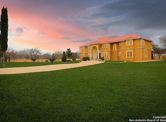 5th image of 539 Oak Knoll Dr