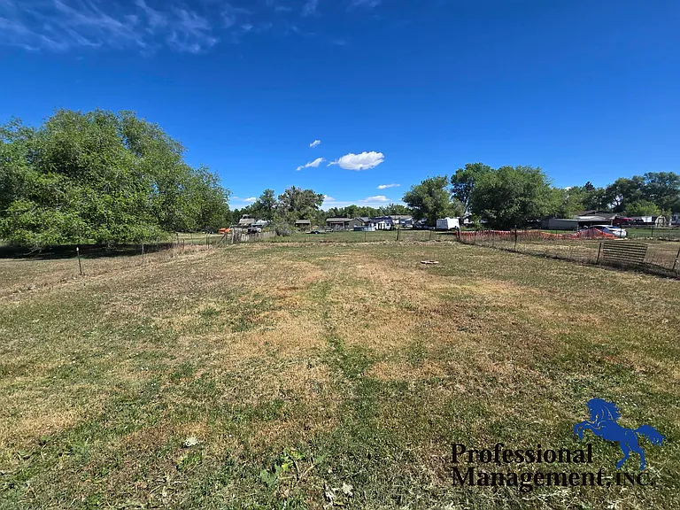 819 Heights Ln — Photo 11