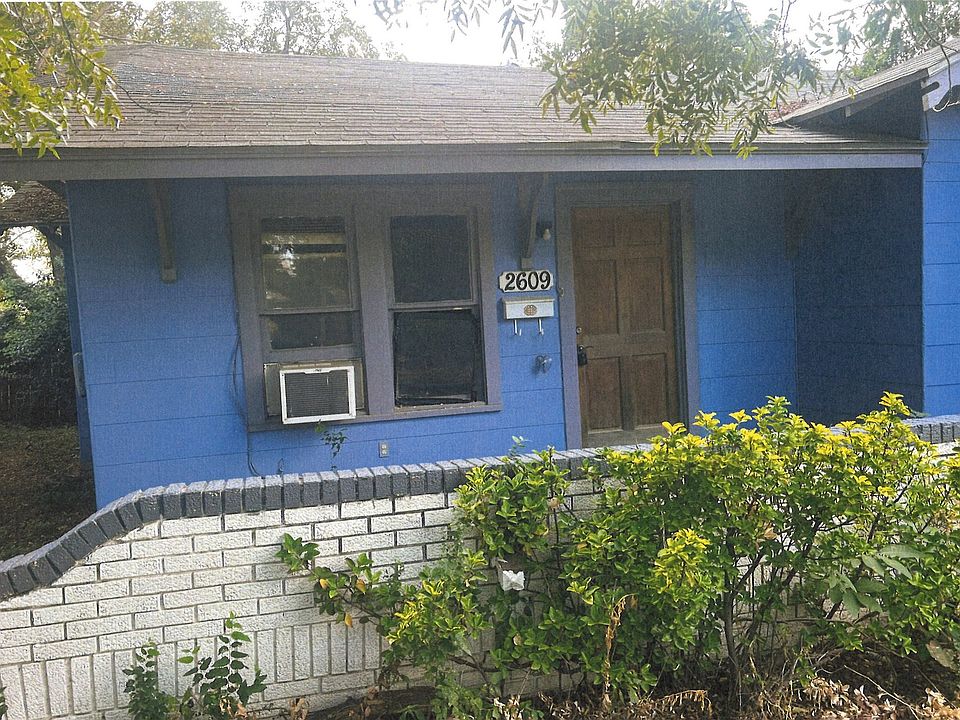 1st image of 2609 1st St