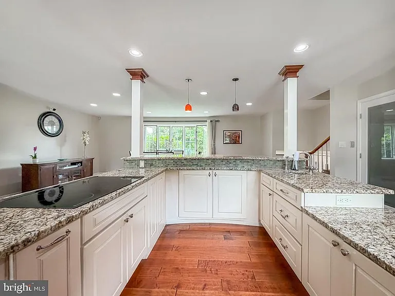 1168 Temple Dr — Photo 11