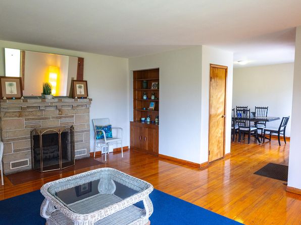 1359 Bell Ave, New Buffalo, MI 49117