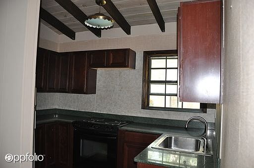 4th image of 18417 Plazaway St