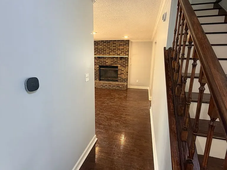 401 Dustin Dr — Photo 31